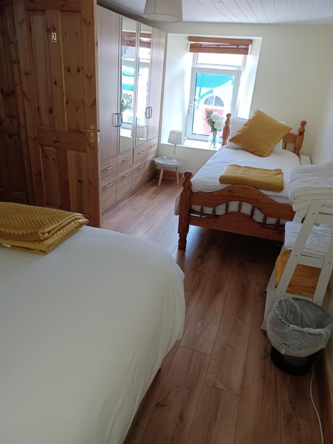 Kents Guesthouse Accommodation Kilmacthomas Exteriör bild