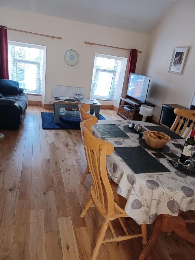 Kents Guesthouse Accommodation Kilmacthomas Exteriör bild