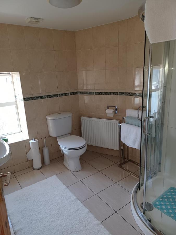 Kents Guesthouse Accommodation Kilmacthomas Exteriör bild